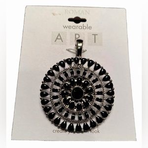 NWT WEARABLE ART BY ROMAN silver toned black disc pendant with magnetic clasp